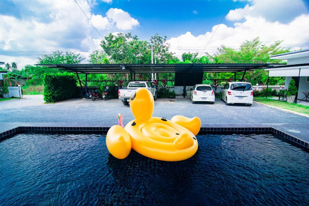 Oyo 533 Runya Poolvilla Prachuap Khiri Khan Exterior foto