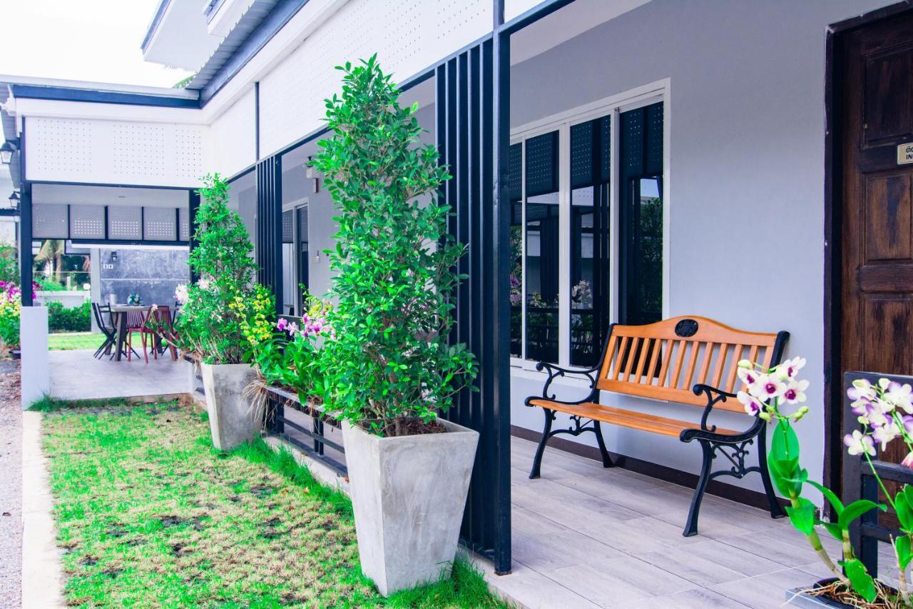 Oyo 533 Runya Poolvilla Prachuap Khiri Khan Exterior foto